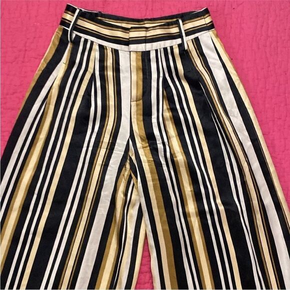Alice + Olivia cotton/viscose Striped Wide-Leg Pants in Black, White, and Gold - Picture 2 of 6